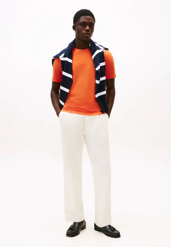 Футболка с круглым вырезом и вышивкой флага, базовая футболка Tommy Hilfiger, Brilliant Orange — фото 2