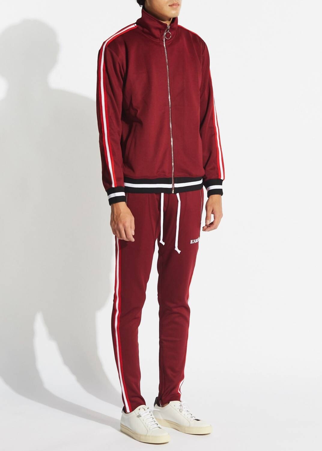 

Мужской комплект из куртки на молнии и спортивных штанов бордового цвета Karter Collection