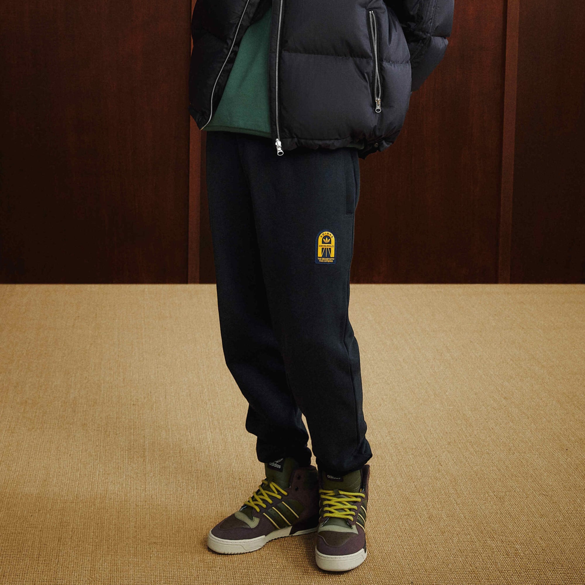 Графические спортивные брюки Adidas Originals мужские черные — фото 3