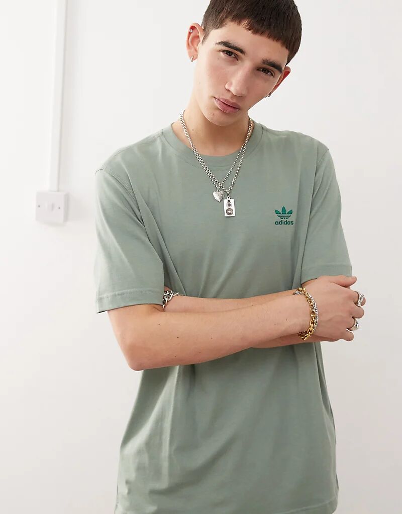 

Футболка Trefoil Essentials зеленого цвета adidas Originals
