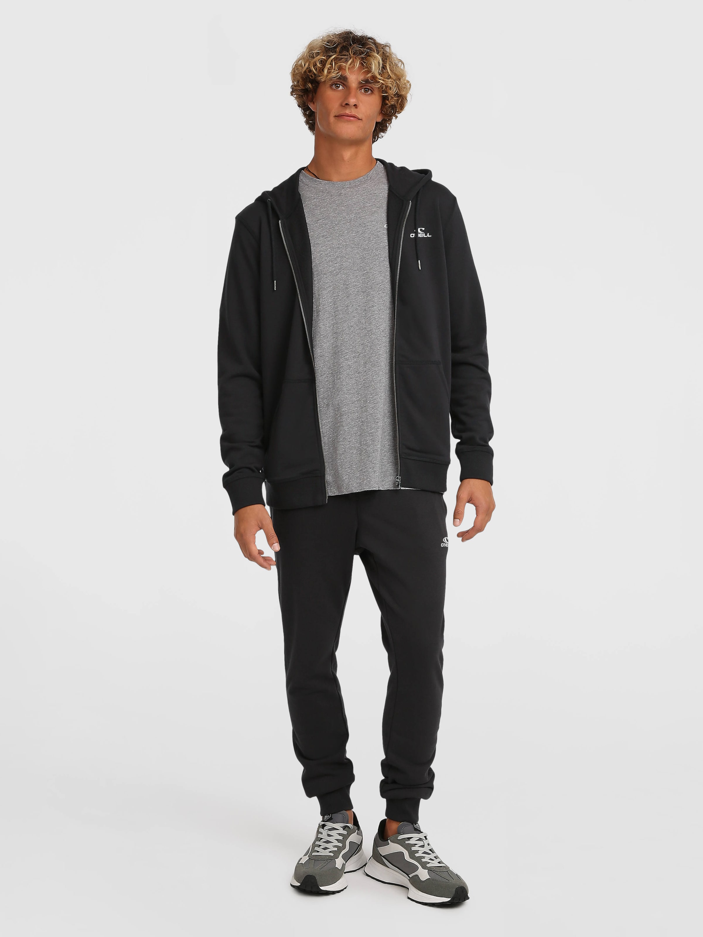 

O'NEILL Брюки с зауженным низом в черном цвете