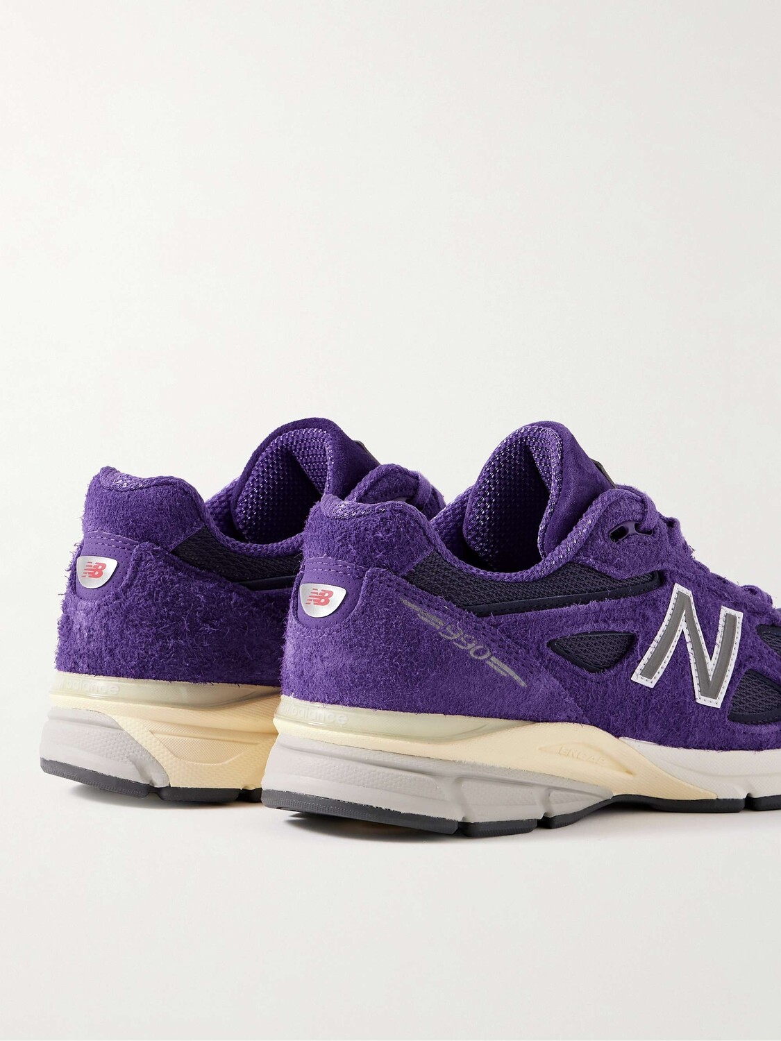 Кроссовки New Balance 990v4: сочетание сетки, замши и фиолетового цвета — фото 4