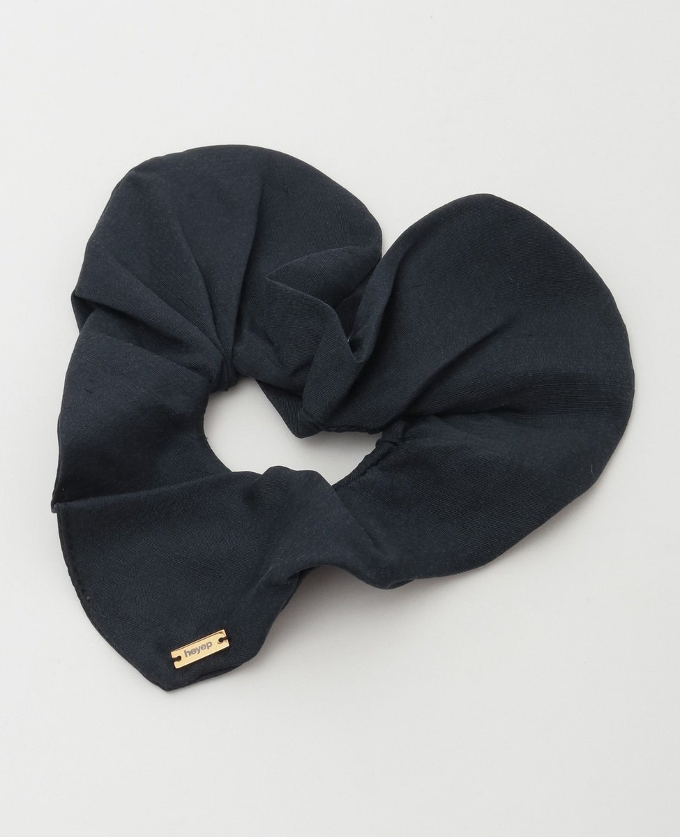 Резинка для волос heyep Silk Heart Scrunchie - средний размер, темно-синяя. Martinique, Navy