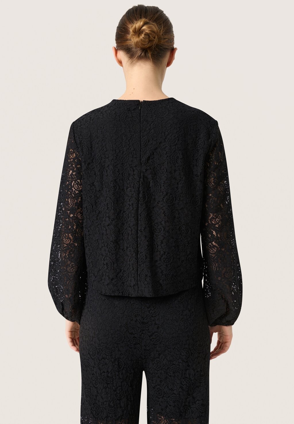 

Блуза HENNI Soaked in Luxury, черный