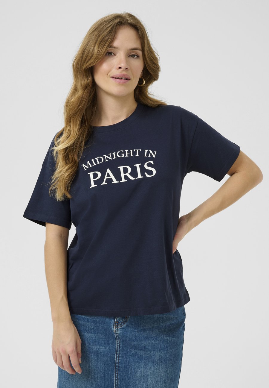 

Футболка Kaffe KAJAMIE PARIS, Midnight Marine W Chalk Art W/Multi-Coloured, Красный, Футболка Kaffe KAJAMIE PARIS, Midnight Marine W Chalk Art W/Multi-Coloured