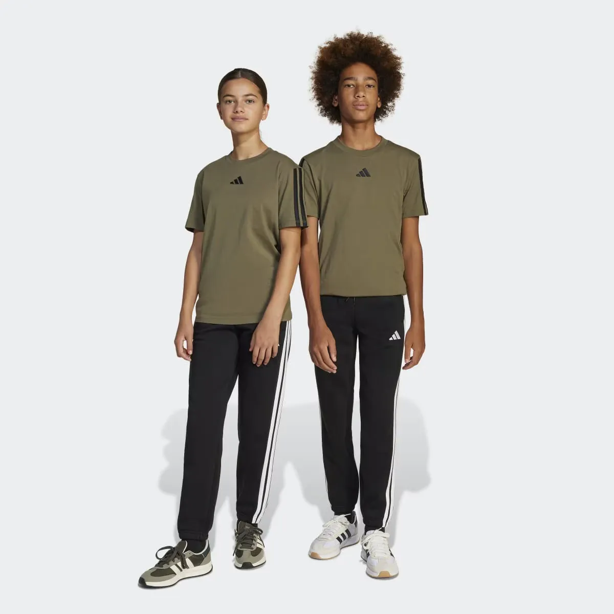 

Adidas Essentials Детские брюки, чёрный