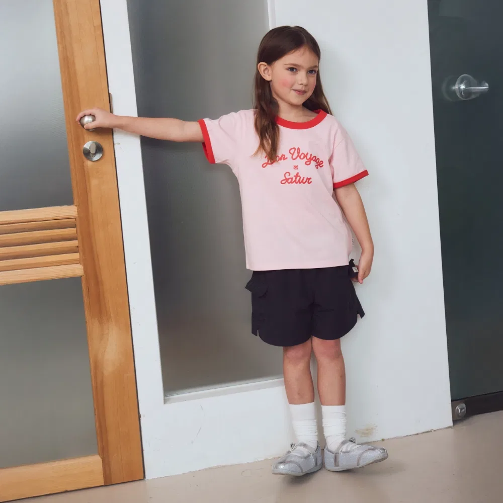 Детская розовая футболка-рингер с коротким рукавом Bon Voyage от Satur Kids — фото 2