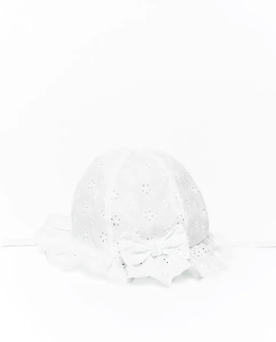 

Шапочка с ажурными отверстиями Sfera, белый