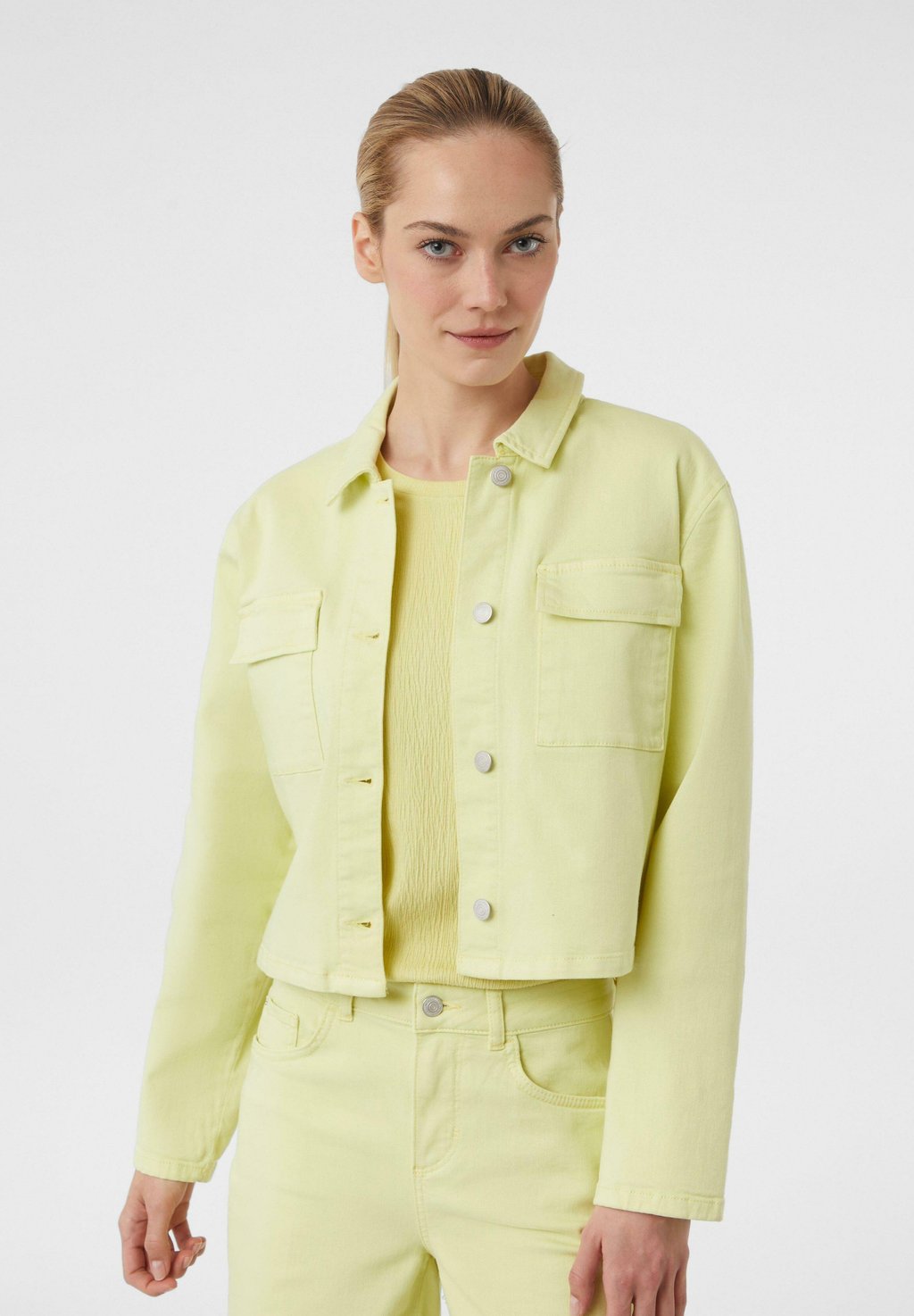 

Джинсовая куртка KURZE MIT GARMENT DYE UND AUFGESETZTEN BRUSTTASCHEN comma casual identity, светло-зеленый