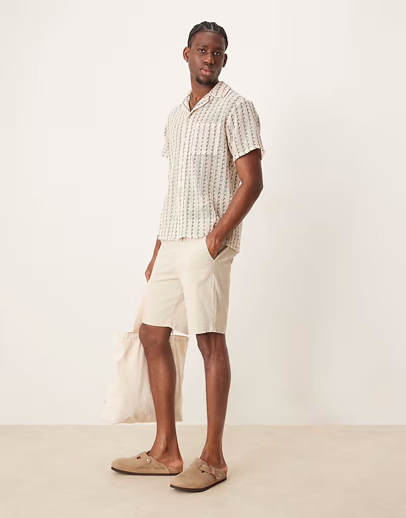 

Узкие шорты чинос ASOS DESIGN бежевого цвета, стандартной длины