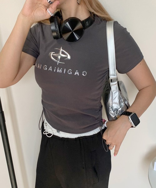 

Non-hedge Футболка укороченная с коротким рукавом, принт, серебряный логотип