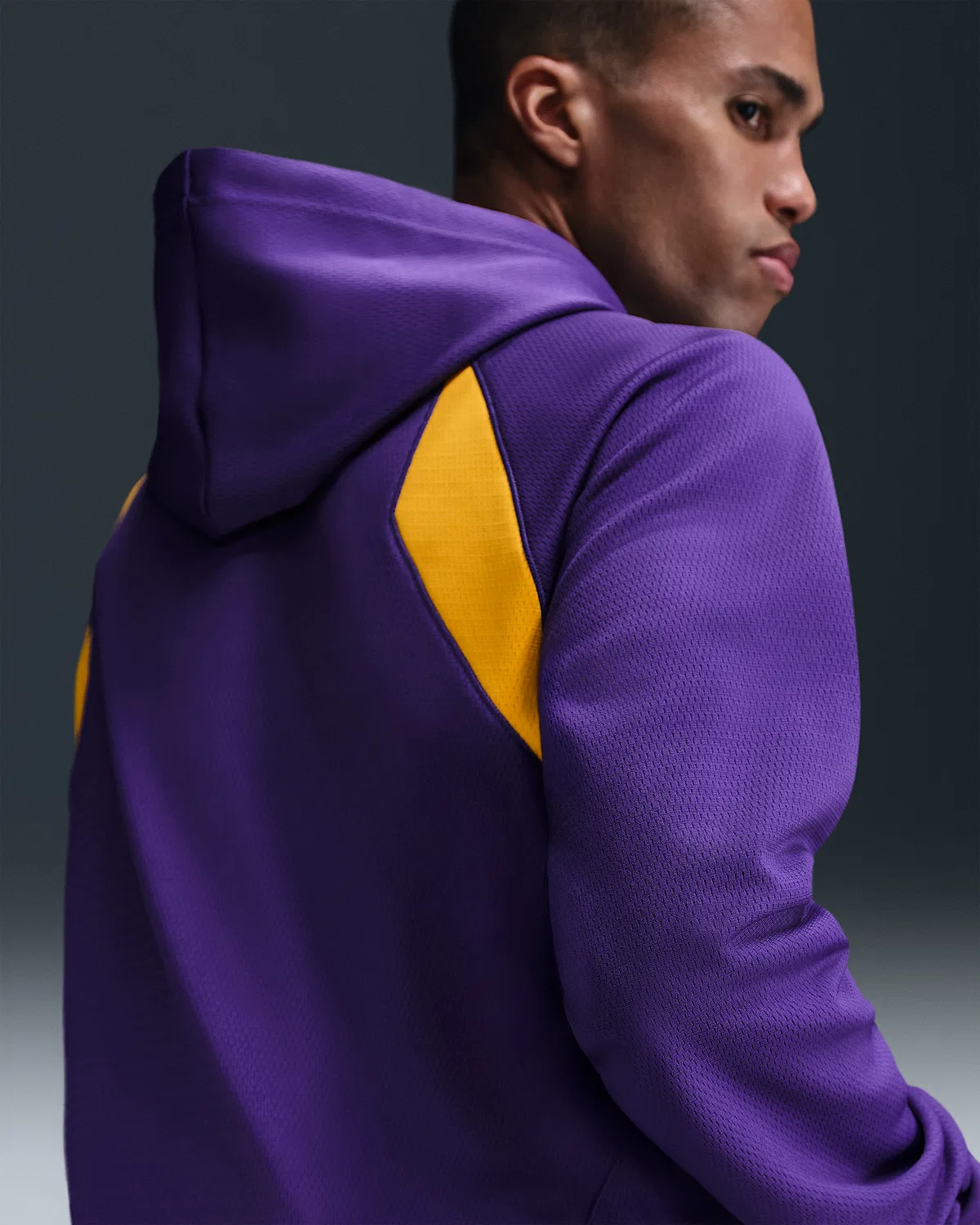 Therma-FIT Pullover Hoodie Kobe, Court Purple/University Gold/University Gold — фото 2