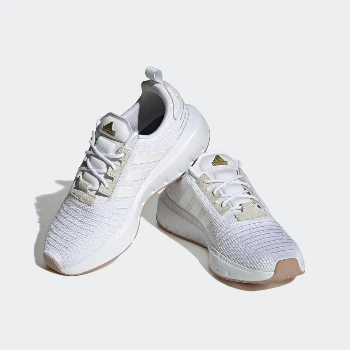 

Спортивные кроссовки Adidas "SWIFT RUN" Adidas Sportswear, белый
