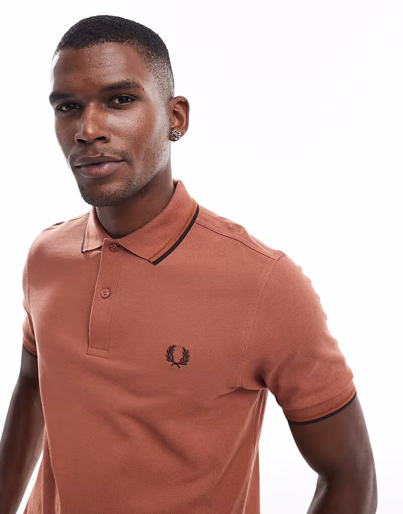 

Рубашка поло Fred Perry с двумя наконечниками цвета ржавчины
