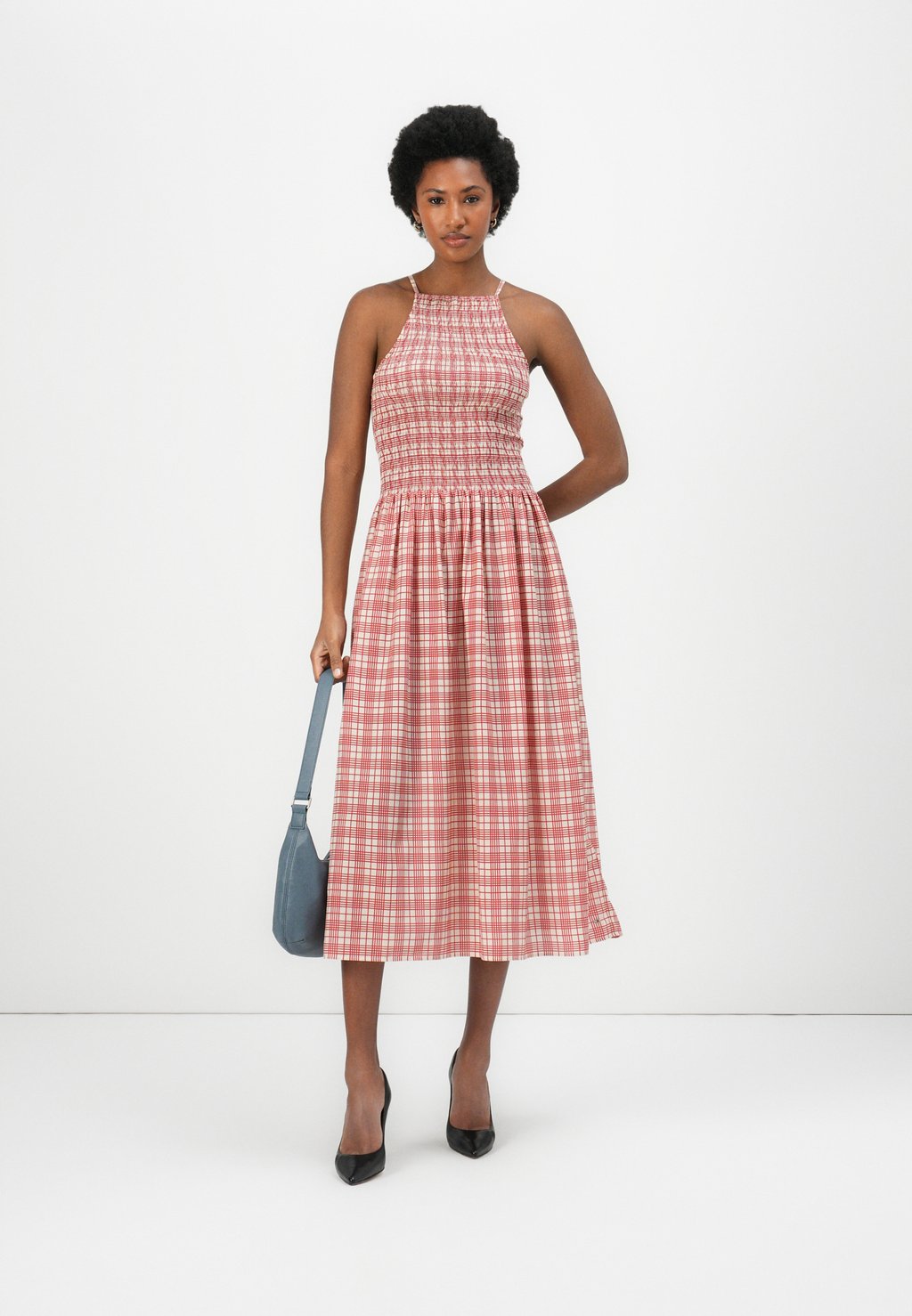 Повседневное платье SHIRRED SLEEVELESS MIDI DRESS Tommy Hilfiger, светло-красный — фото 2