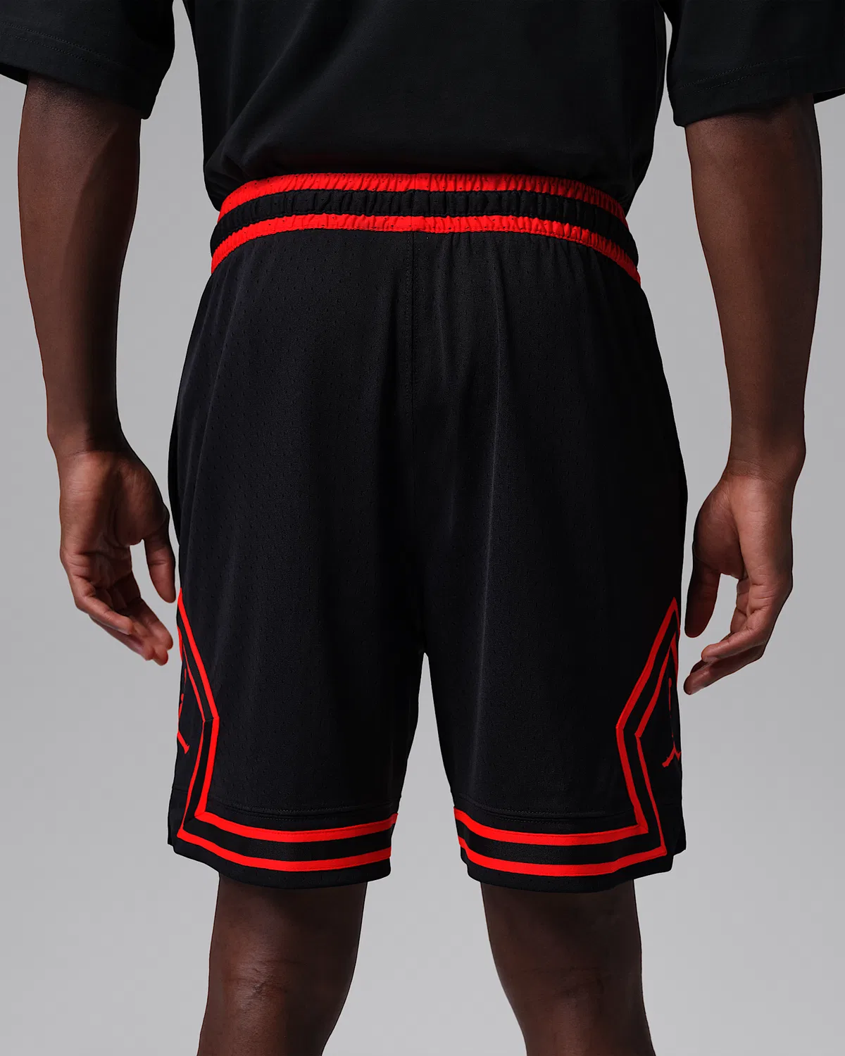 Мужские шорты Jordan Sport Dri-FIT Mesh Diamond, Black/Infrared 23/Infrared 23 — фото 3