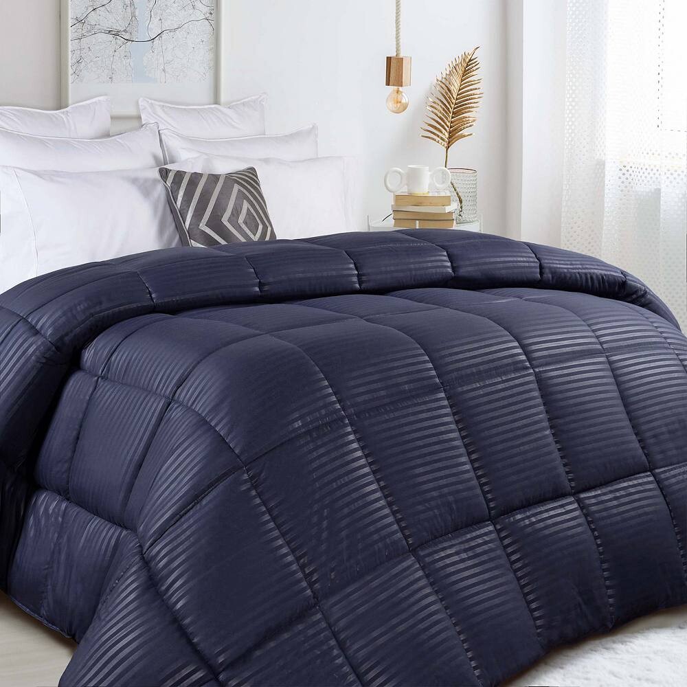 

Двустороннее пуховое альтернативное одеяло в полоску SUPERIOR, цвет Navy Blue