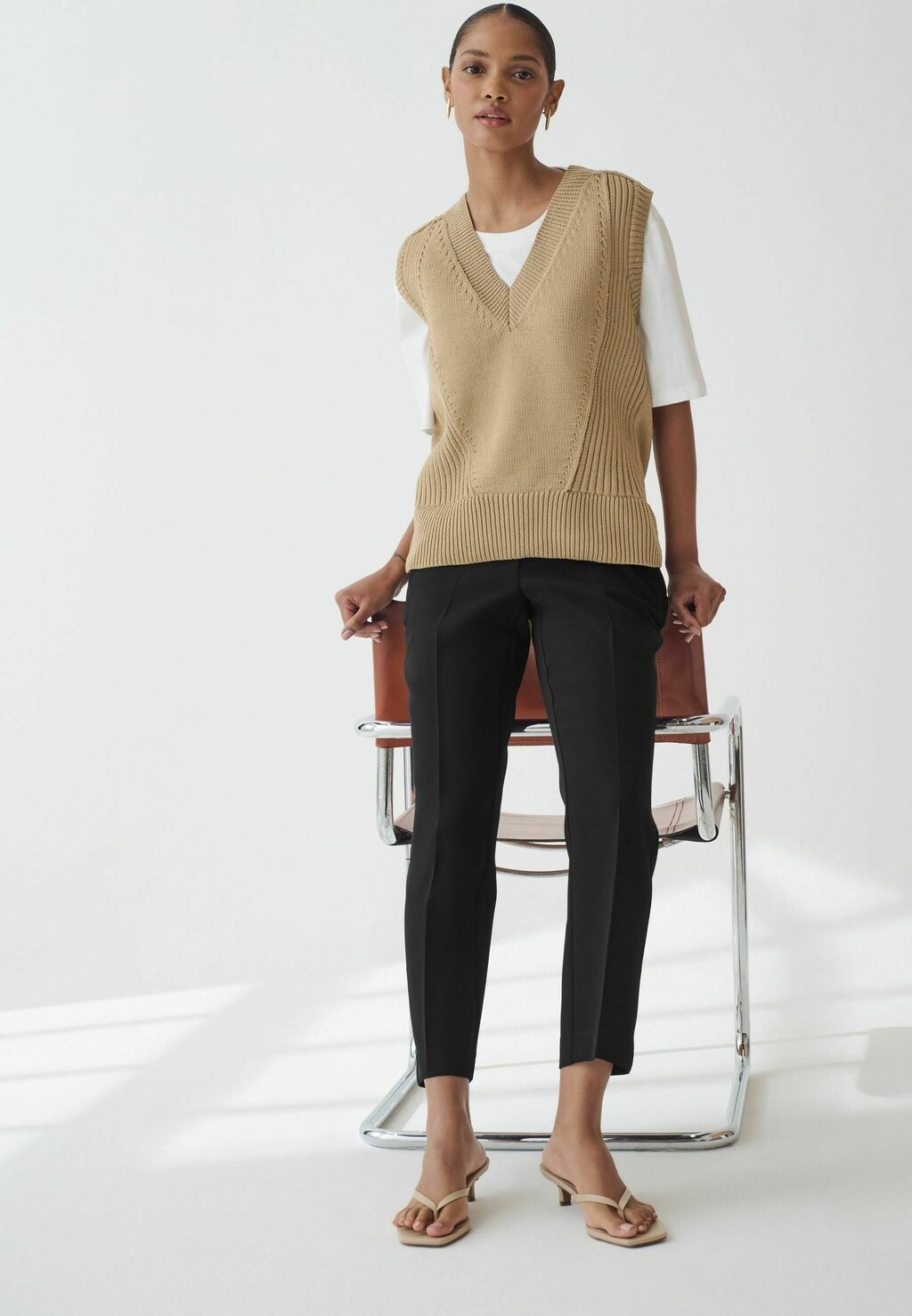 Брюки TAILORED ELASTIC BACK REGULAR FIT Next, черный — фото 3