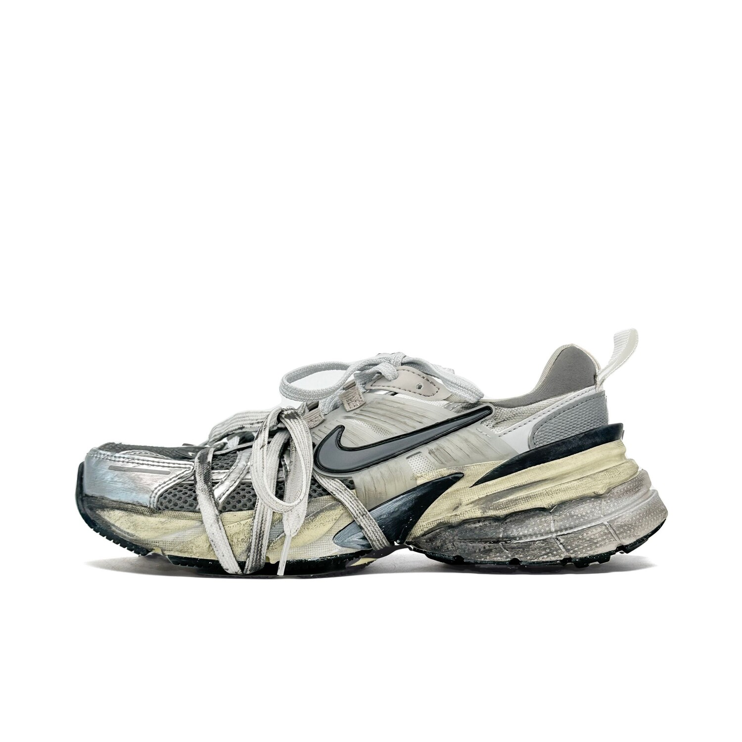 

Кроссовки для бега V2K Run женские с низким верхом серебристо-серые Nike