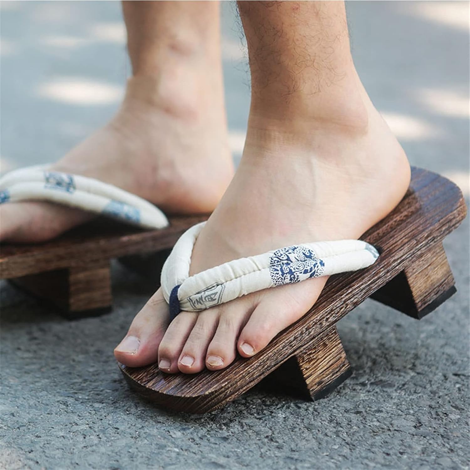 

YXCKG Мужская традиционная японская обувь, мужские деревянные тапочки-сандалии, деревянные тапочки-сандалии в стиле кимоно, тапочки на плоской подошве, тапочки для сценических выступлений и косплея, летние тапочки с открытым носком, EUR44-45 D