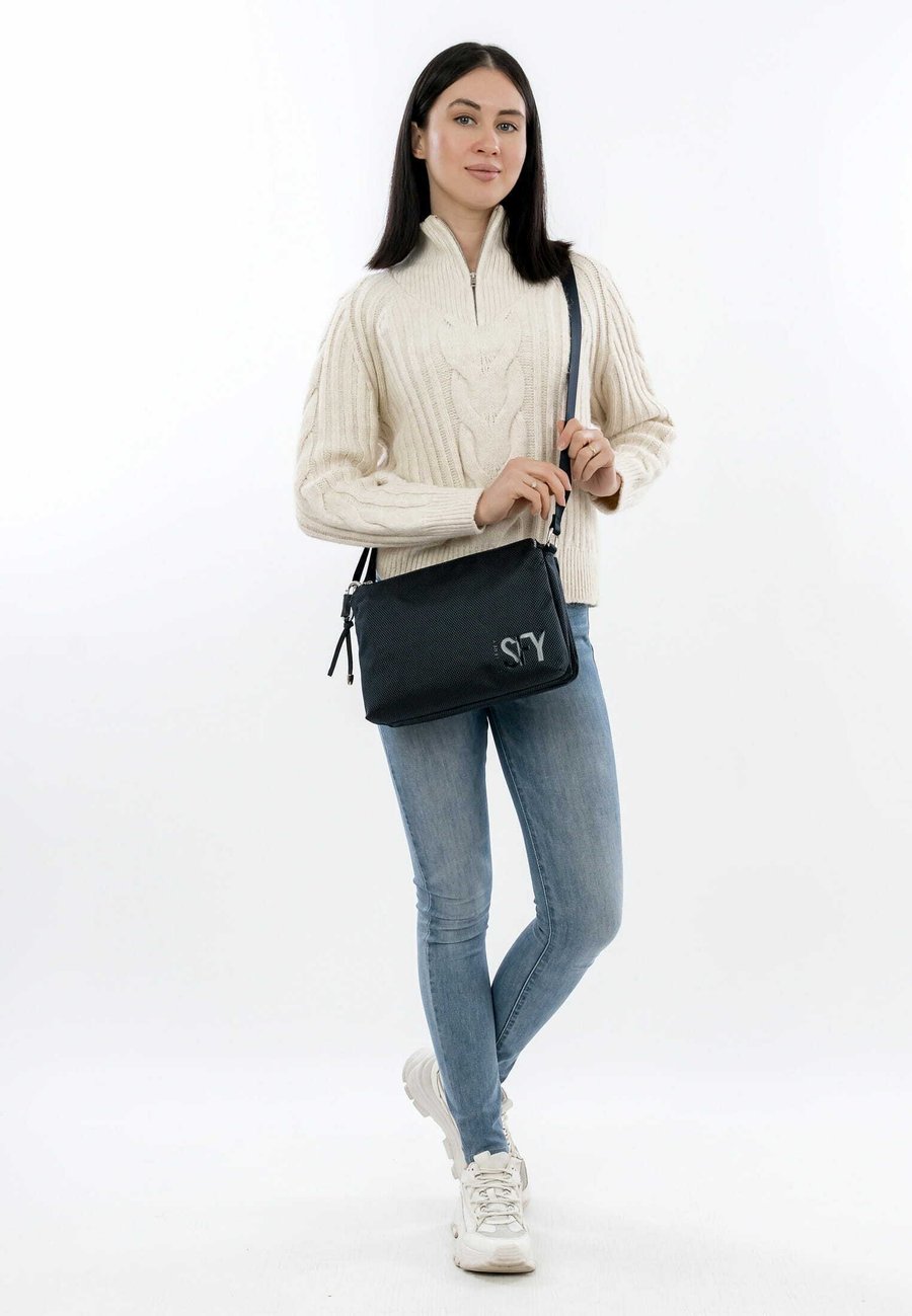 

Сумка кросс-боди SURI FREY Cross body bag, Navy /Dark Blue