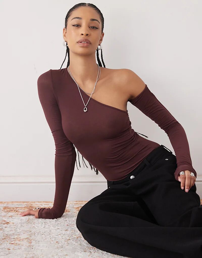 

Супермягкий лонгслив Weekday с длинными рукавами и асимметричным вырезом в бордовом цвете эксклюзивно для ASOS