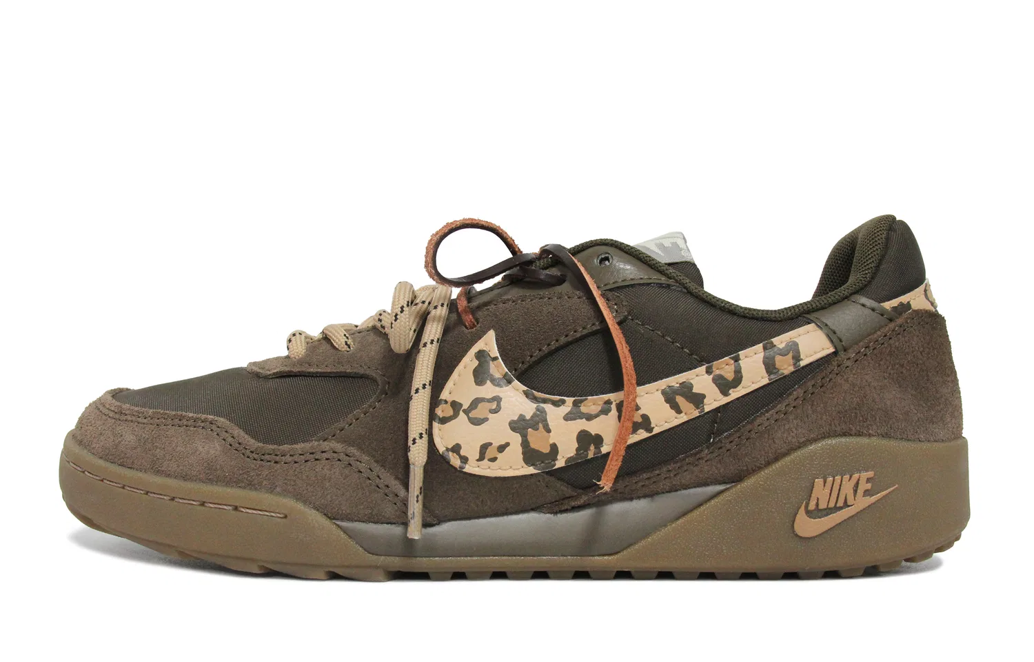 Кроссовки повседневные с леопардовым принтом Nike Terra Manta коричнево-желтые