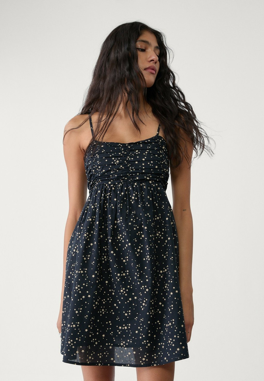 

Повседневное платье Stradivarius, черный