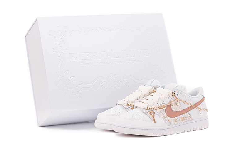 

Кроссовки Nike Dunk Skateboard Shoes Women's Low-Top Rose Gold