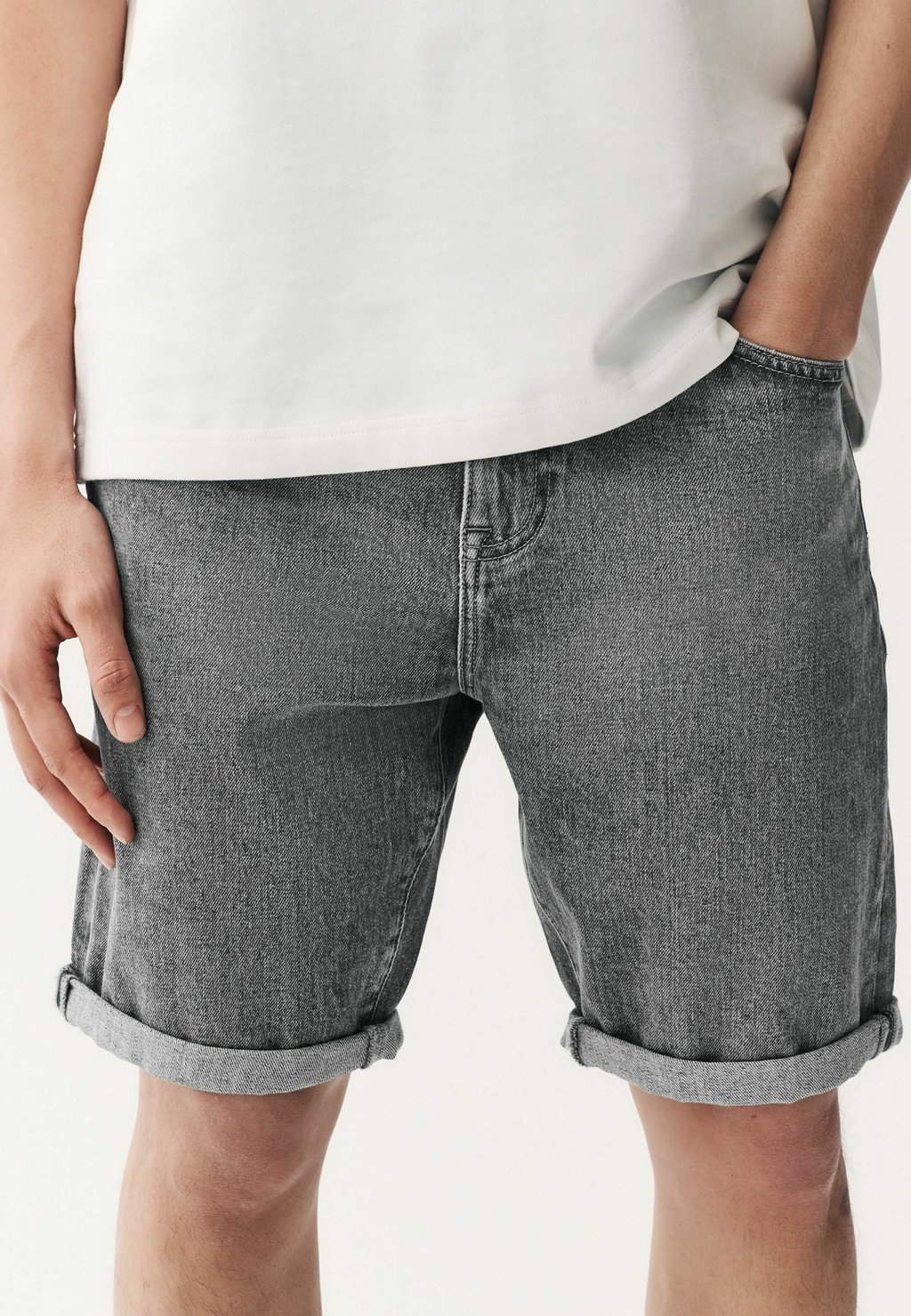 

Джинсовые шорты SLIM FIT STRETCH Next, серый