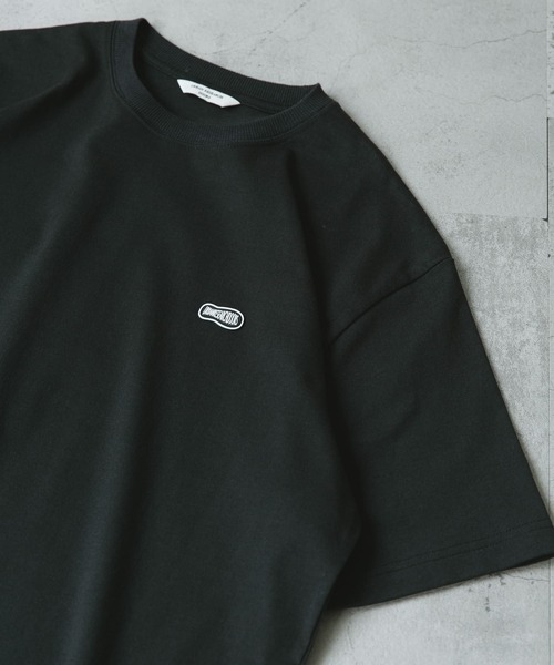 

Футболка с коротким рукавом, с резиновым логотипом URBAN RESEARCH DOORS, черный