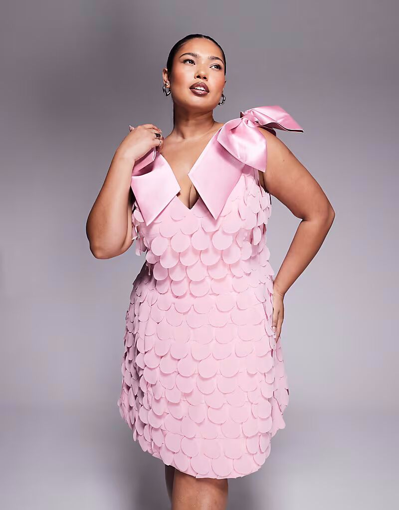 

Мини-платье с бантом и диском на плече ASOS LUXE Curve светло-розового цвета