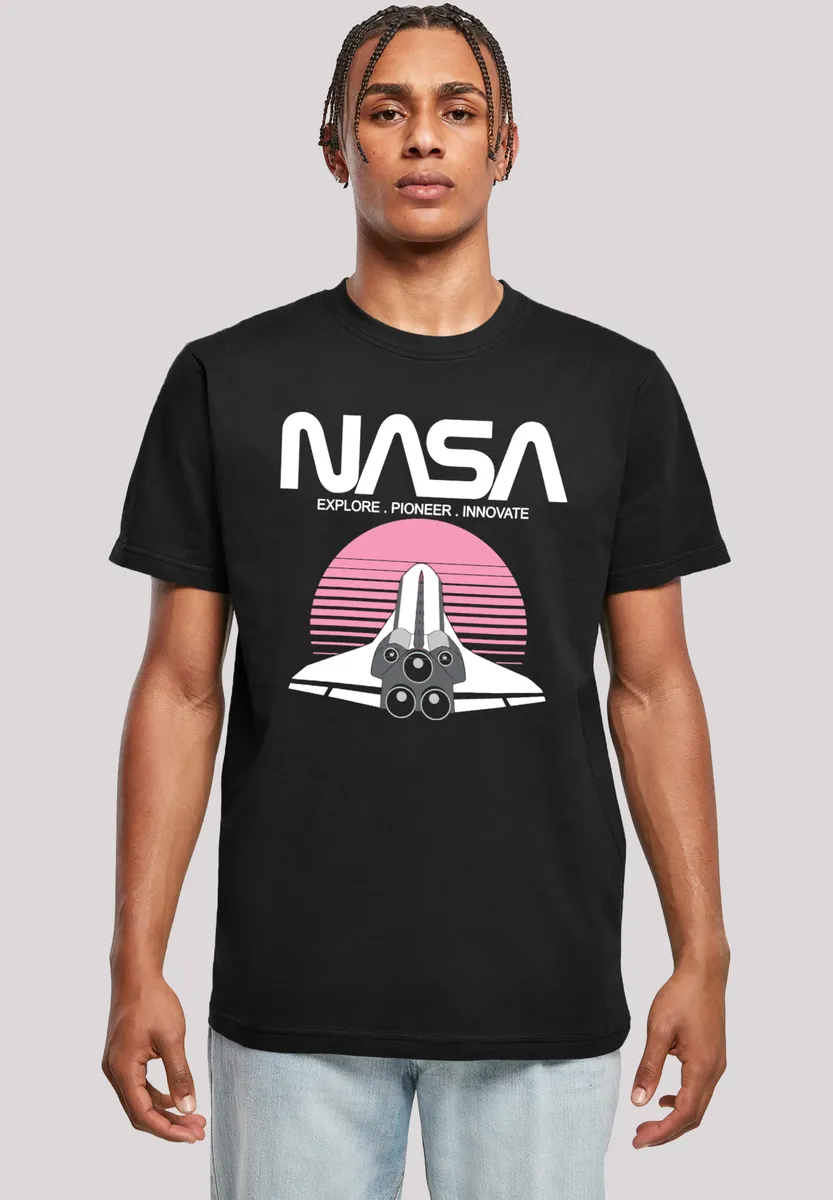 

F4NT4STIC Футболка "NASA Space Shuttle Sunset", мужская, премиум-мерч, стандартного кроя, базовая, с принтом, черный