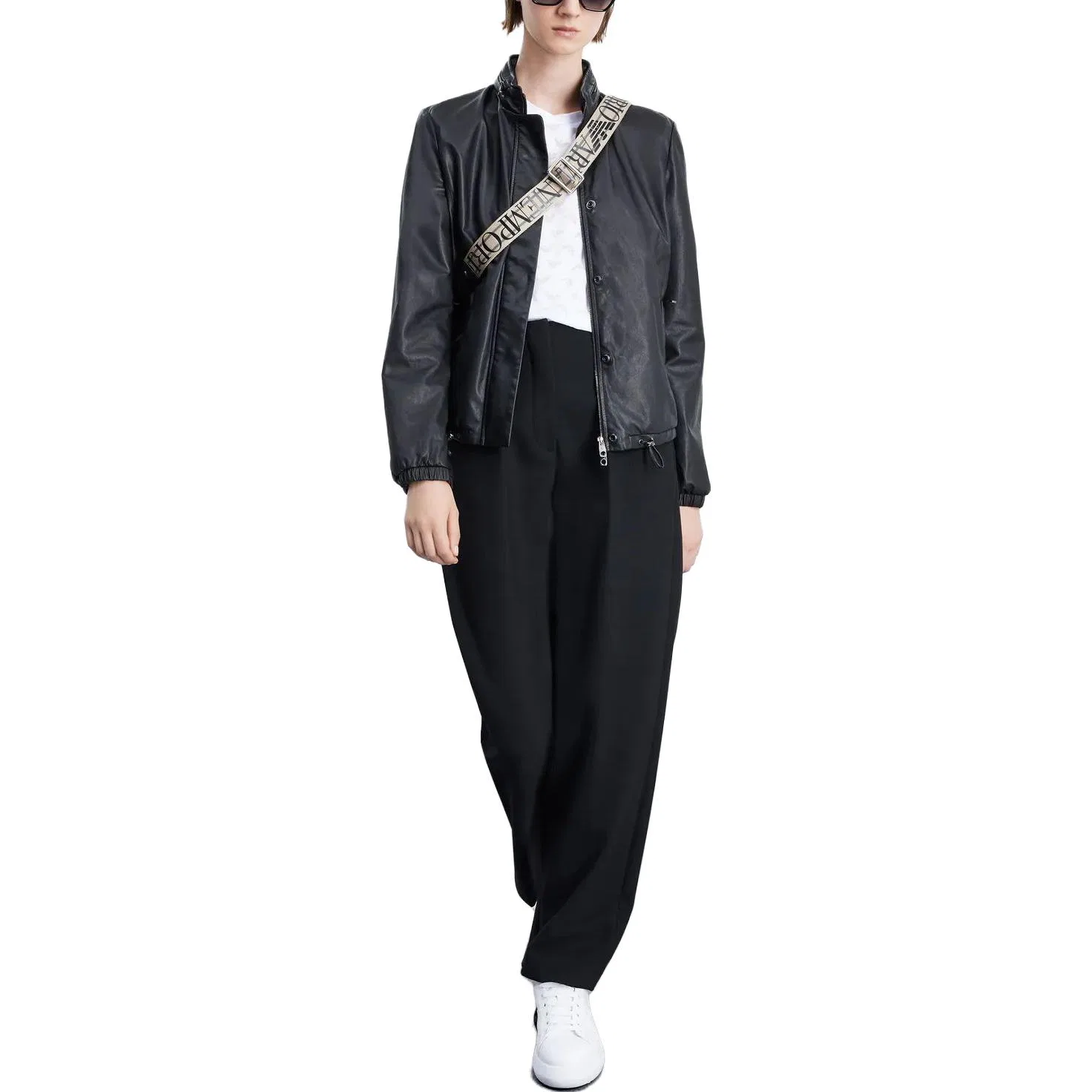 Футболка белая EMPORIO ARMANI с круглым вырезом — фото 3