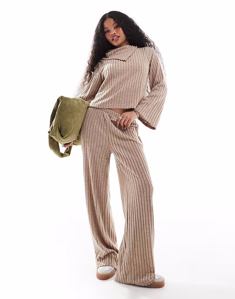 

Широкие брюки Vero Moda Petite из ребристого джерси бежевого цвета