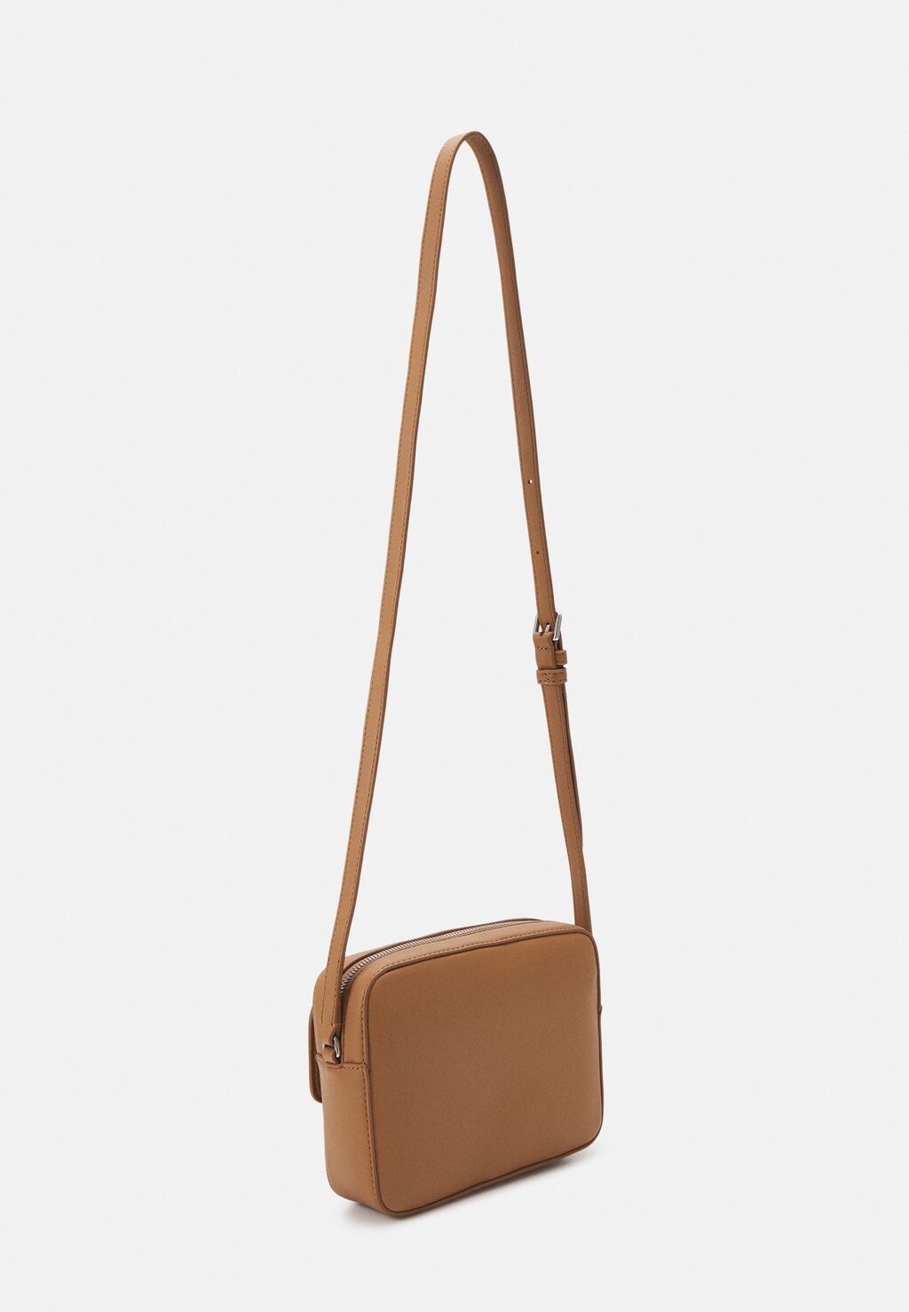

Сумка через плечо RE-LOCK CAMERA BAG FLAP Calvin Klein, коричневый