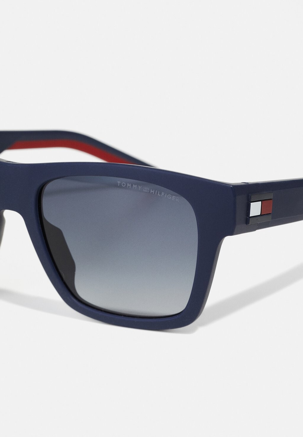 

Солнцезащитные очки Tommy Hilfiger, синий