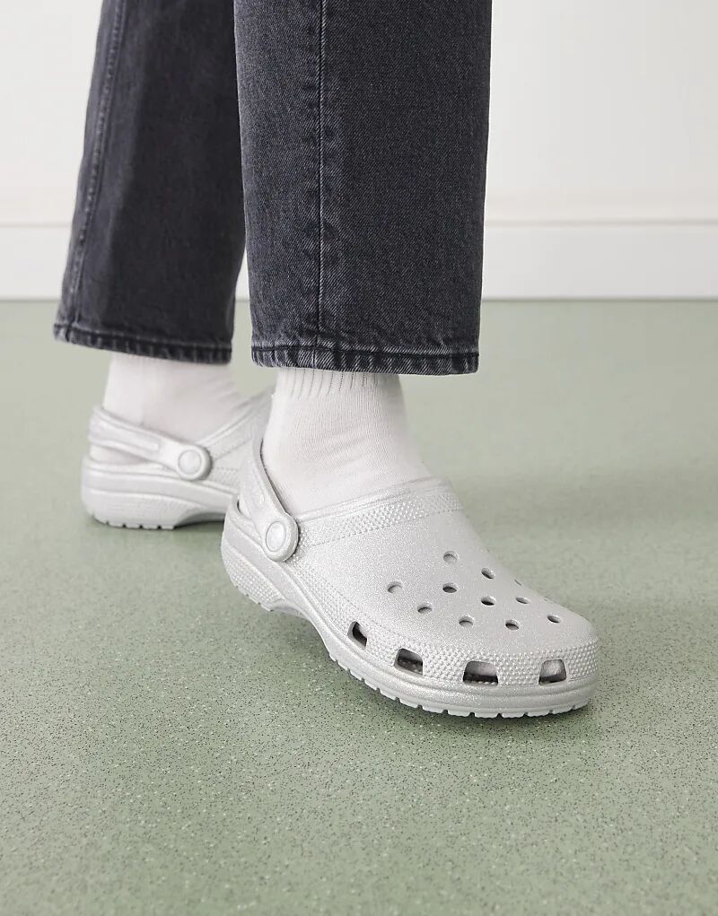 Классические сабо Crocs с серебристыми блестками