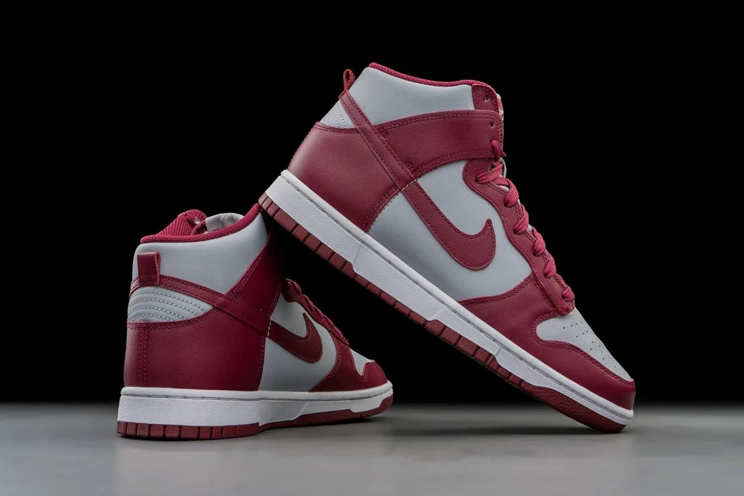 Мужские баскетбольные кроссовки Nike Dunk Hi Retro, красный — фото 3