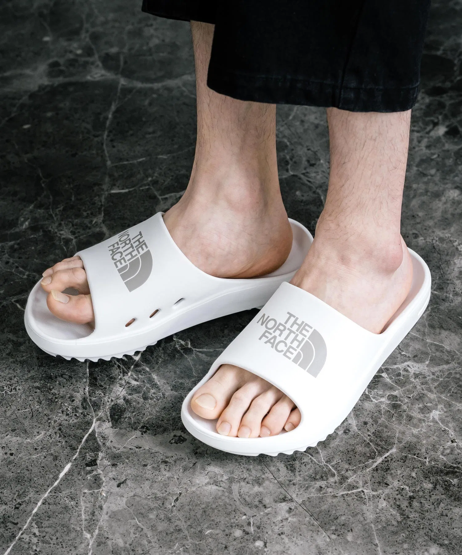 Унисекс сандалии-шлёпанцы THE NORTH FACE CAMPERs SLIDE белые