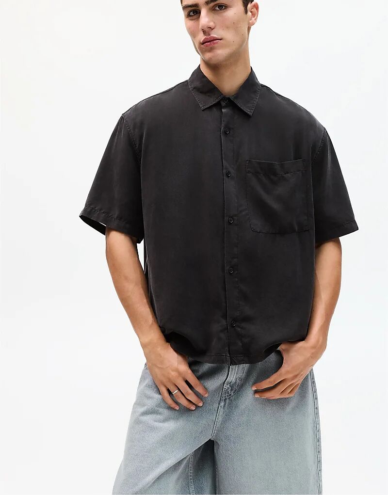 

Рубашка Pull&Bear с короткими рукавами черного цвета