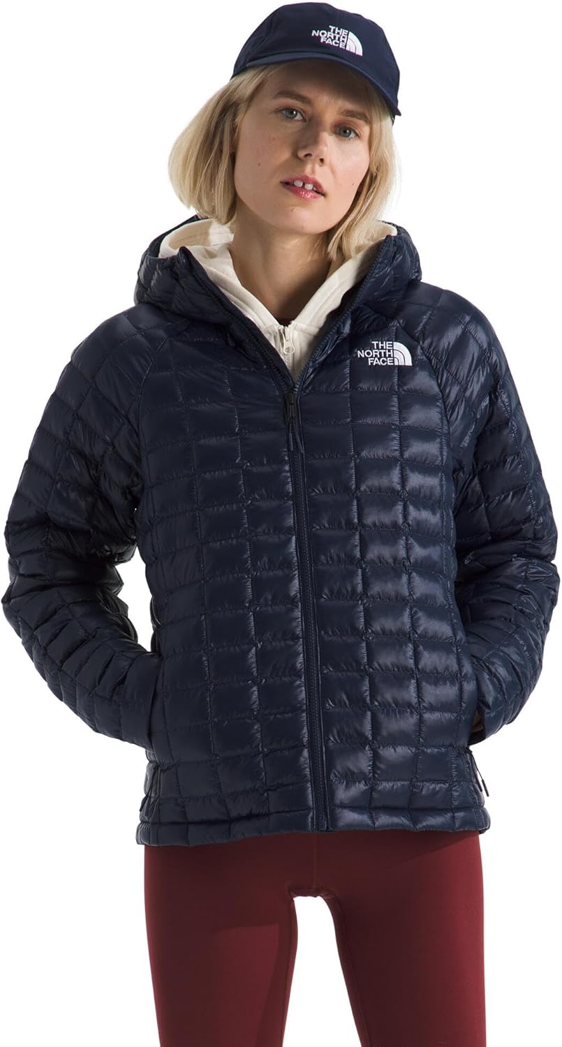 

Женская куртка The North Face Thermoball с капюшоном утепленная, темно-синий