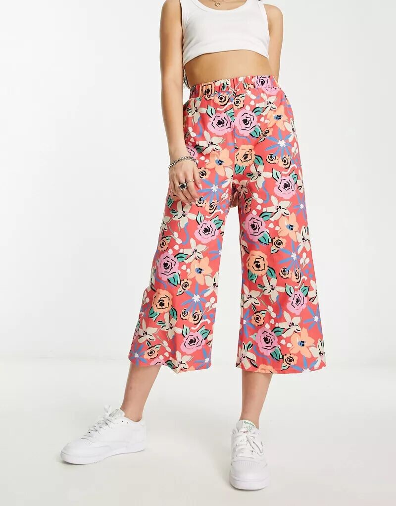 

Брюки без застежки с розовым принтом ASOS KENYA