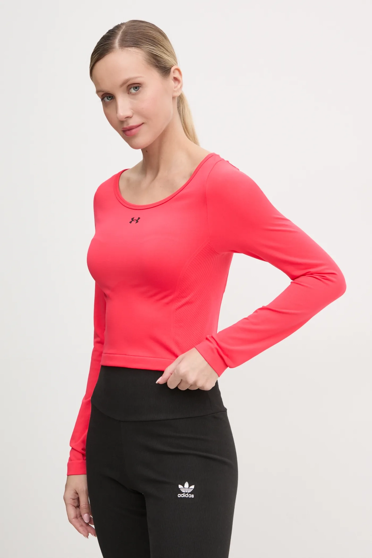 

Футболка с длинными рукавами Under Armour, красный