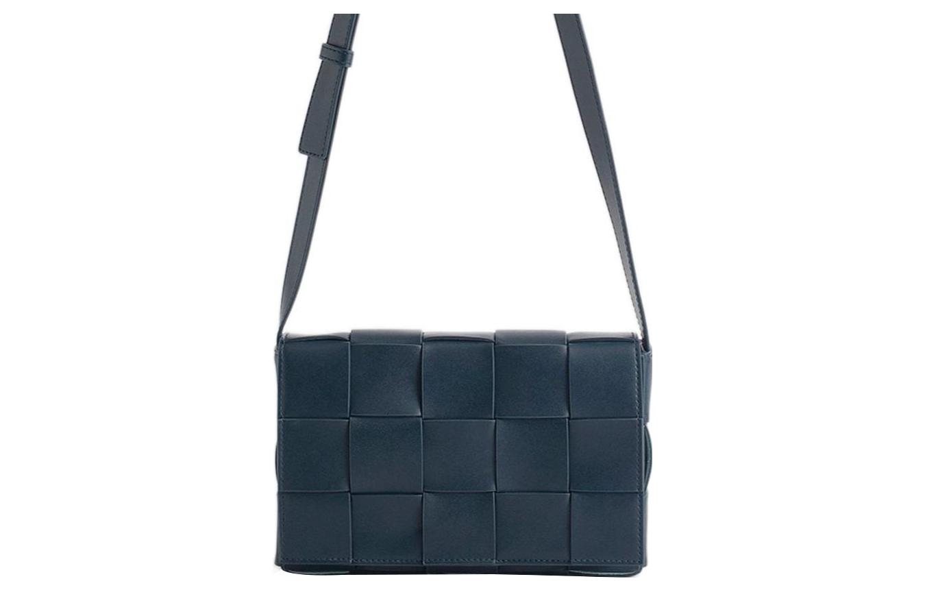 

Bottega Veneta Сумка-кроссбоди Cassette Intreccio глубокий синий/бледно-голубой