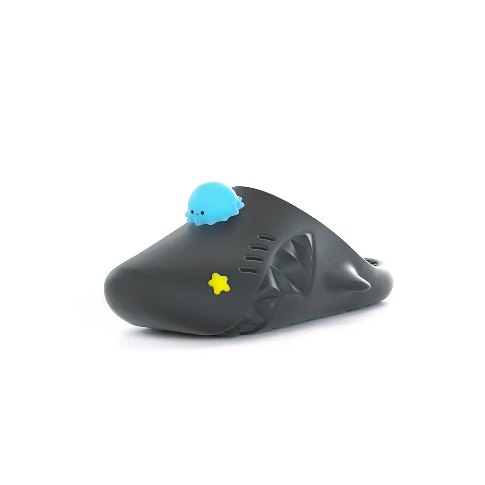 

HelloSlippers Sharkicks Mule Jellyfish, закрытые тапочки унисекс черные, цвет Black