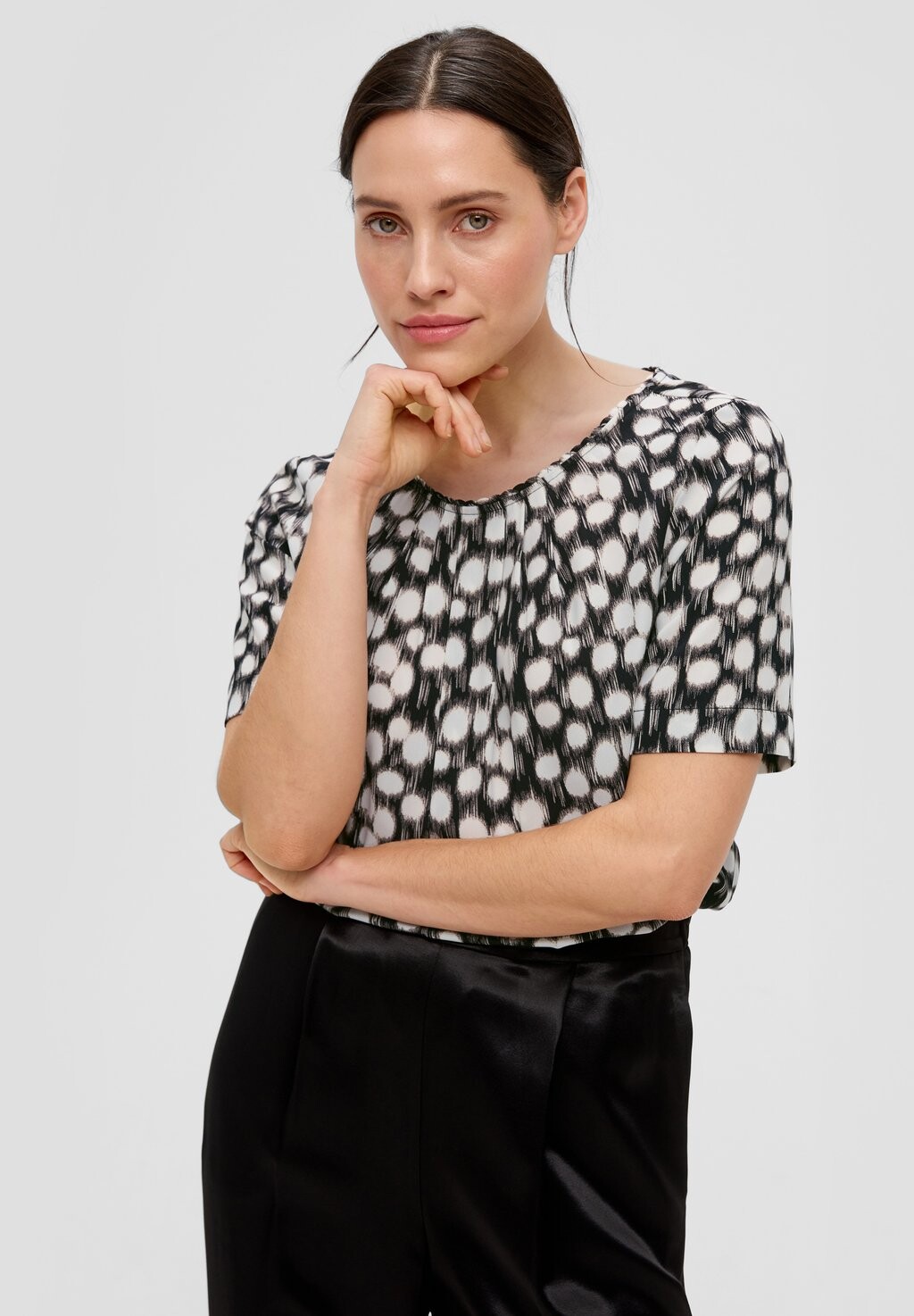 

Блузка MIT FALTENAUSSCHNITT s.Oliver BLACK LABEL, цвет schwarz