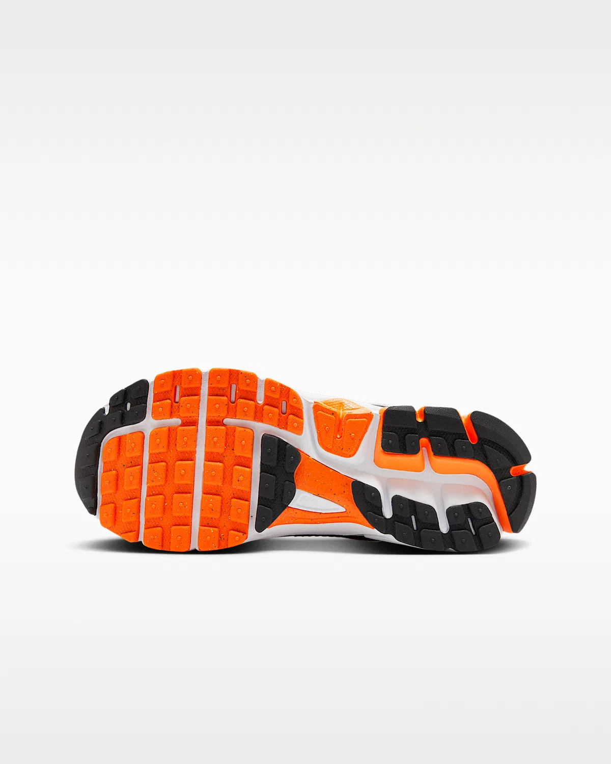 Детские кроссовки с отражающими элементами Nike Vomero 5, Total Orange/White/Metallic Platinum/Black — фото 2