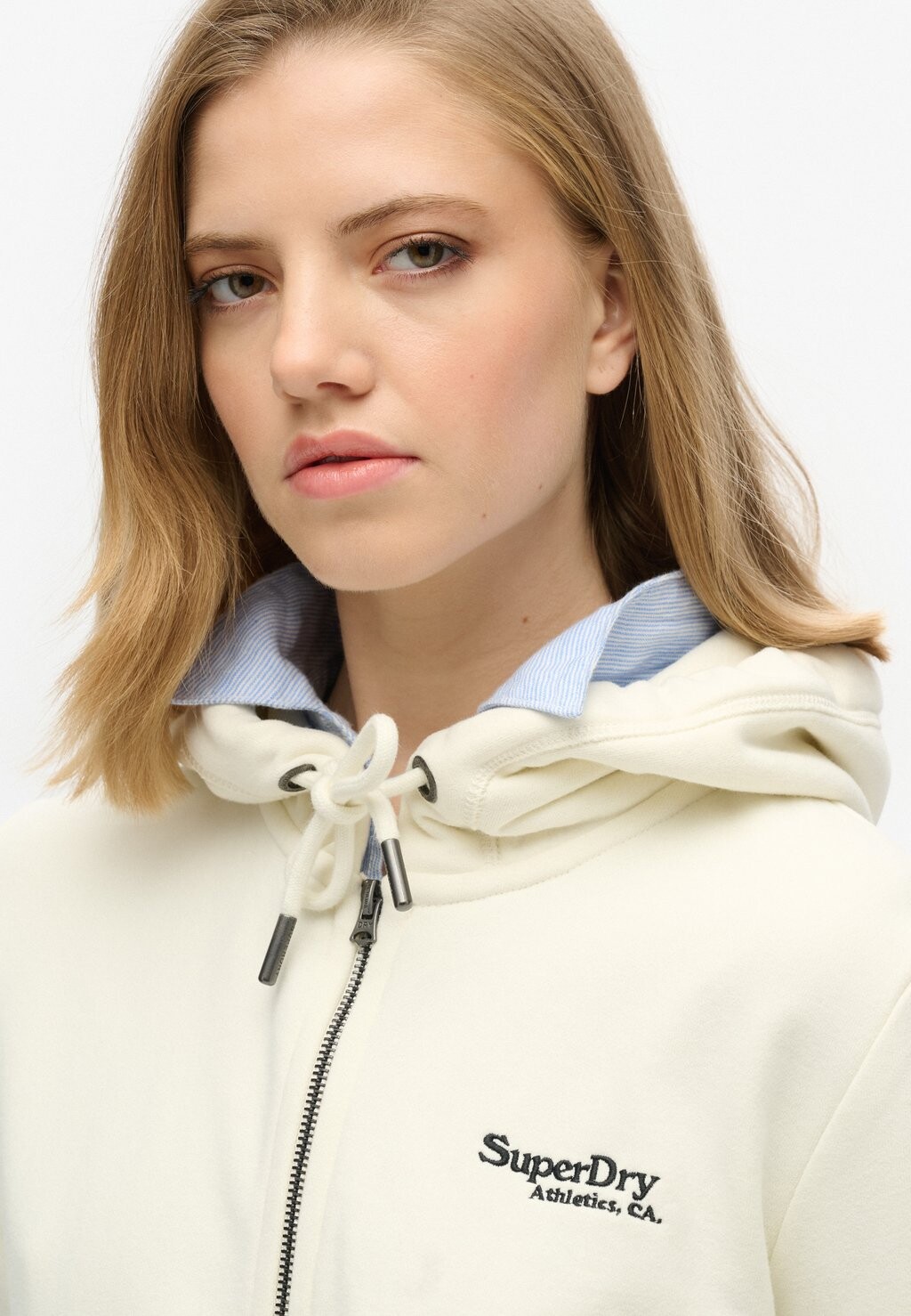 

Толстовка на молнии ESSENTIAL LOGO Superdry, белый