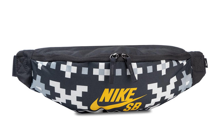 

Поясная сумка Nike